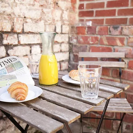 Sandbed House - Sleeps 4 To 6 * Bristol