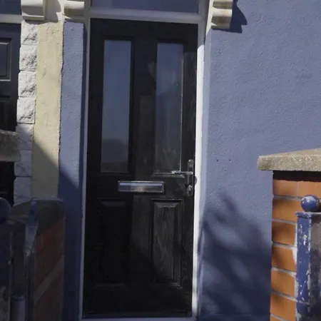 Sandbed House - Sleeps 4 To 6 *