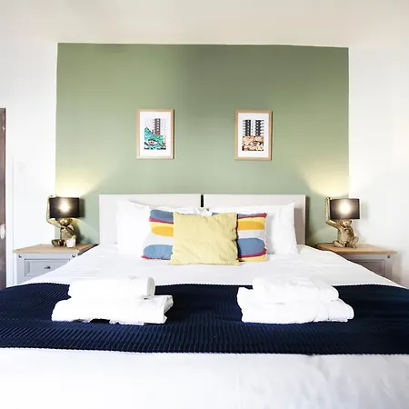 Sandbed House - Sleeps 4 To 6 Бристоль