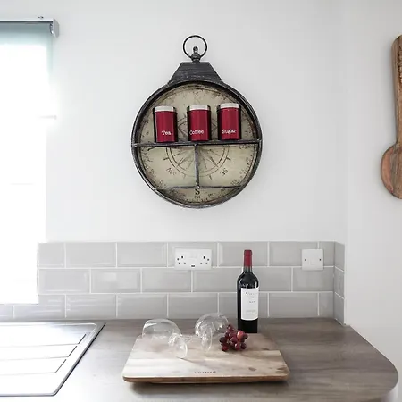Sandbed House - Sleeps 4 To 6 * Bristol